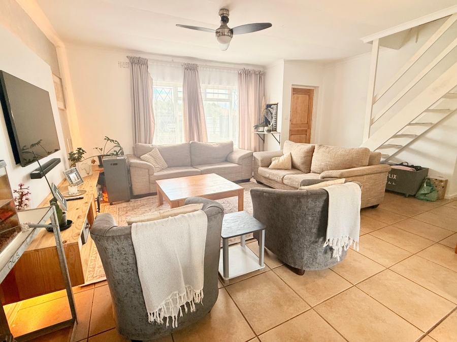 5 Bedroom Property for Sale in Sandbaai Western Cape